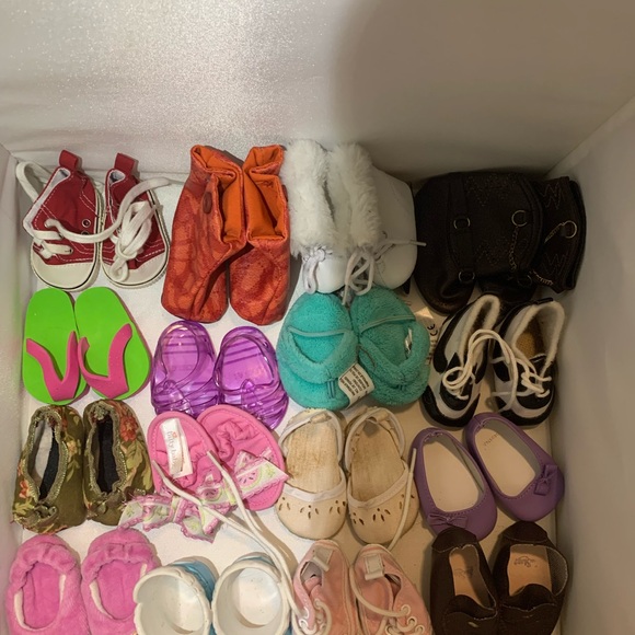 Retired American Girl Doll Shows from Pink and Salmon Collection - Picture 5 of 9